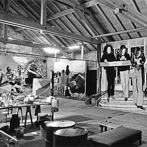 1972, das Atelier in der Brauerei Gasser mit den Bildern Aelgi Alp, Saintes Maries I und Medici