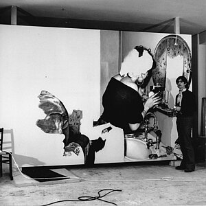 1974, Franz Gertsch vor dem noch unvollendeten Bild - Barbara und Gaby in seinem Atelier an der Bundesallee in Berlin